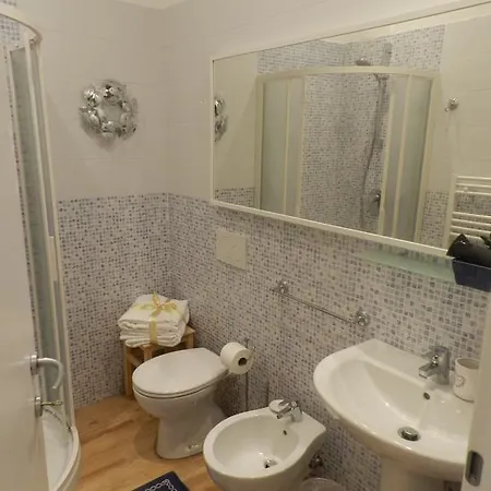 A 4 Passi Dal Mare Maison d'hôtes 2*